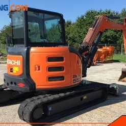 Mặt sau máy xúc đào Hitachi 55U