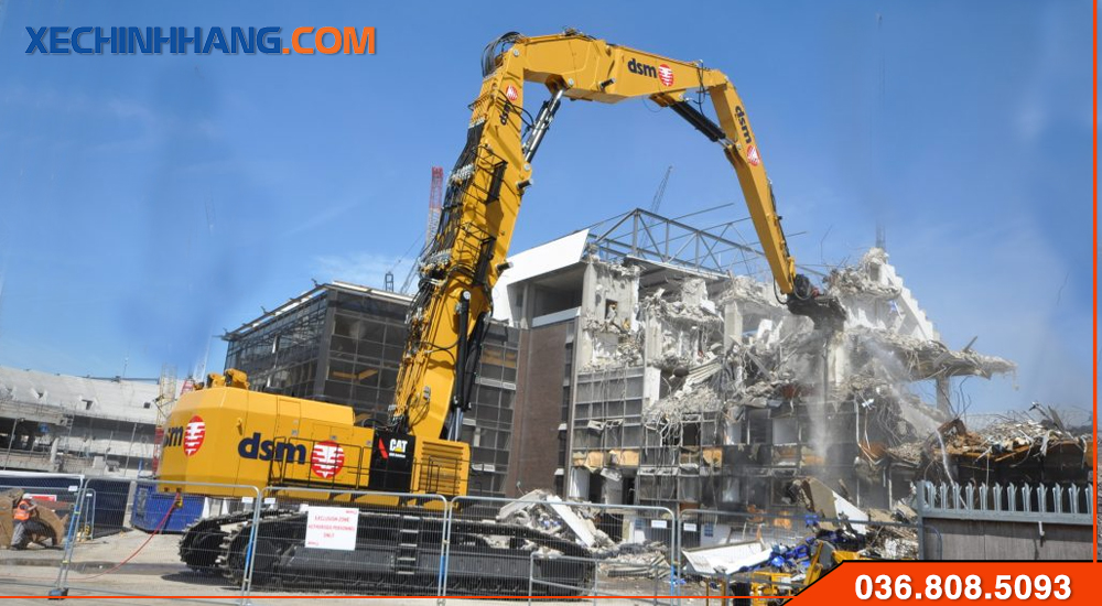May dao Caterpillar 6015B gan bua may