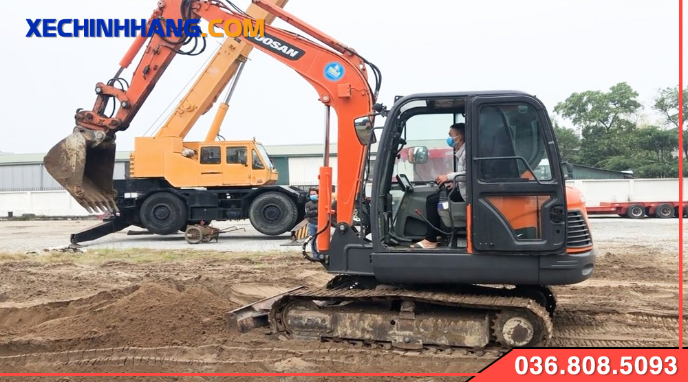 Máy xúc Doosan 55w cũ bánh xích