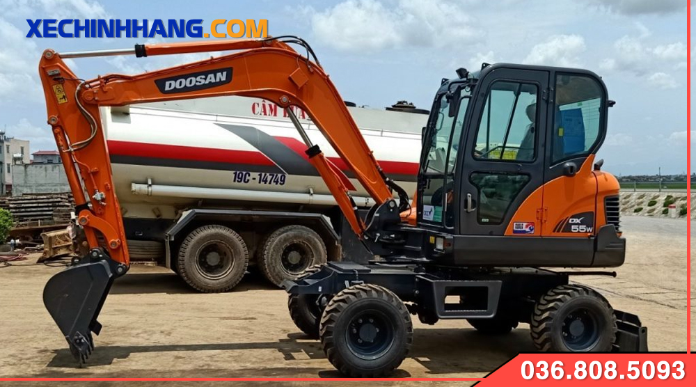Máy xúc Doosan DX 55w cũ bánh Lốp