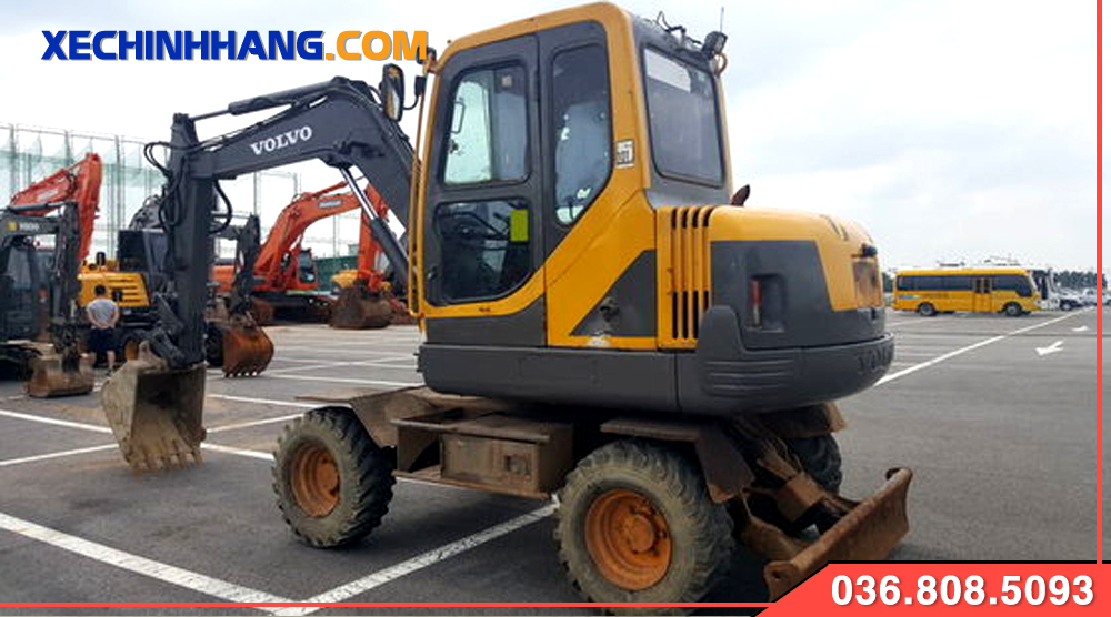 Máy xúc Volvo 55b Cũ đời 2008