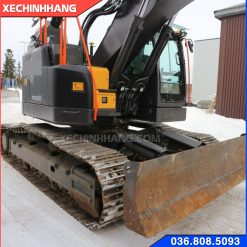 Phía trước máy xúc đào Volvo 145 cũ