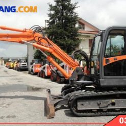 Xe cuoc 03 Doosan banh xich cao su