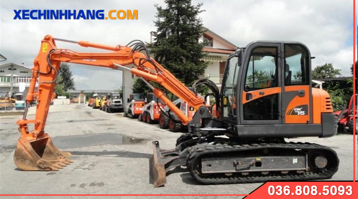 Xe cuoc 03 Doosan banh xich cao su