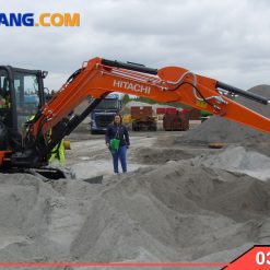 Xe cuoc 03 Hitachi 65 can cung