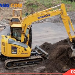 Xe cuốc Komatsu 03
