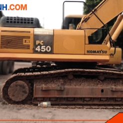 Mặt bên máy xúc đào Komatsu cp450