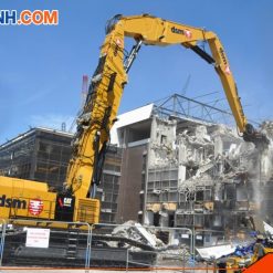 May dao Caterpillar 6015B gan bua may