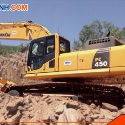 Máy đào Komatsu 450 ngoài công trường