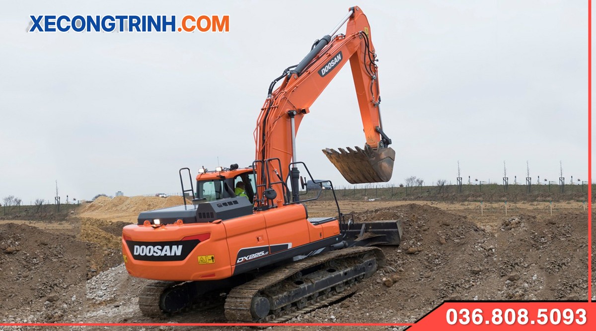 May xuc Doosan 225 gan ui