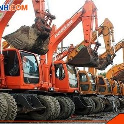 May xuc Doosan cu