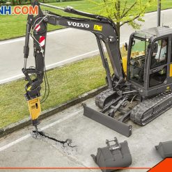 Máy xúc Volvo 60 bánh xích cao su lắp khoan bê tông
