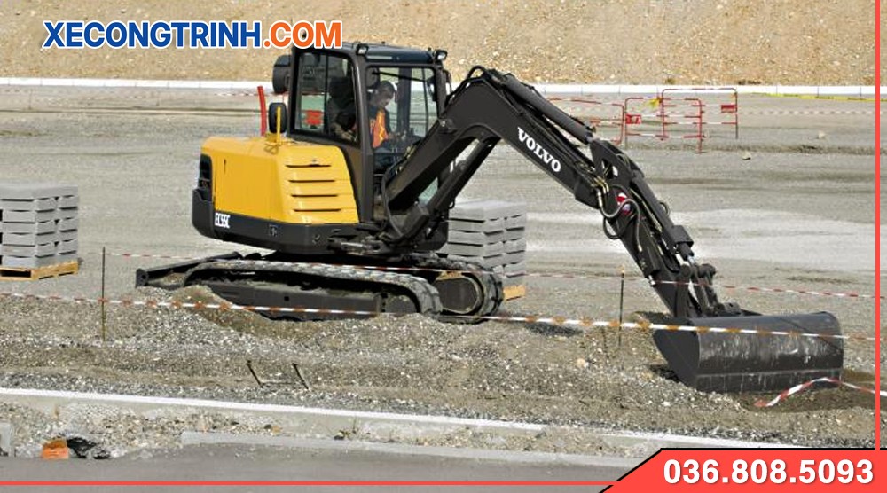 Máy xúc Volvo EC55b đời 2020