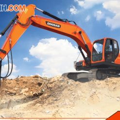 Máy xúc đào Doosan 220 với búa máy