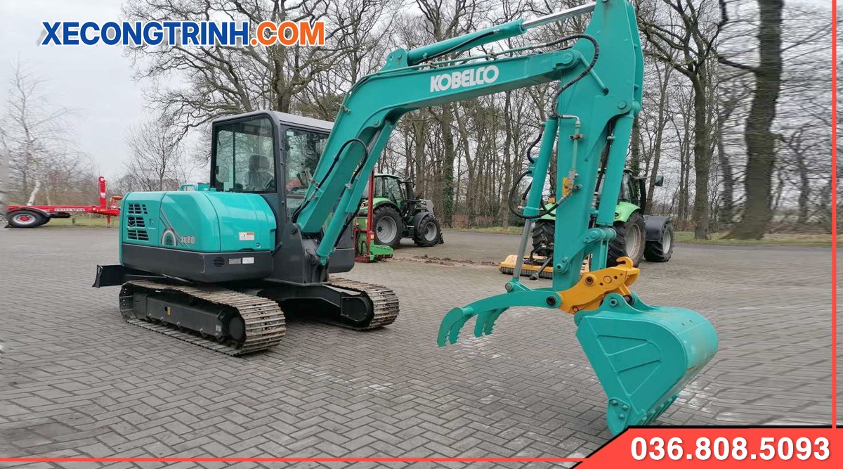 Máy xúc đào Kobelco SK60 gắn gầu kẹp