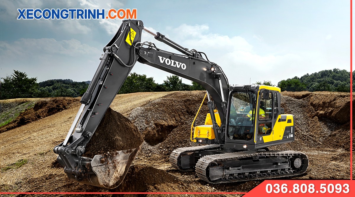 Máy xúc đào Volvo 140 trên công trường