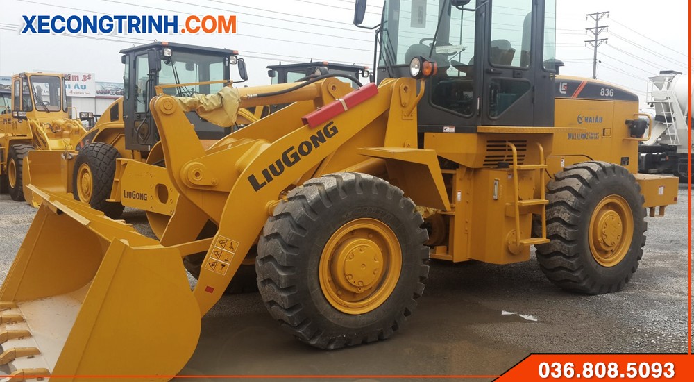 Máy xúc mini LiuGong CLG836