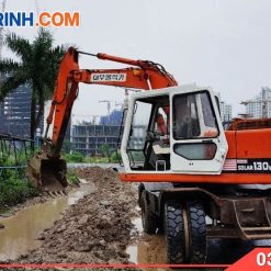 Máy xúc solar 130w bánh lốp đời 2005