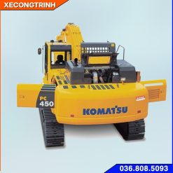 Phia sau may xuc Komatsu 450 1