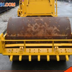 Phía trước Xe lu 5 tấn Sakai SV201TF