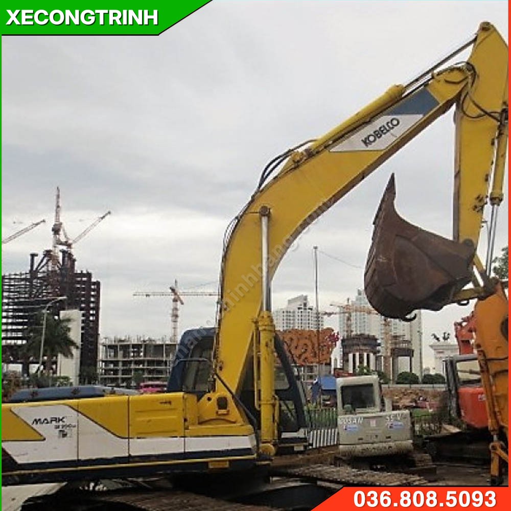 TRang bị của Máy xúc Kobelco 200-1