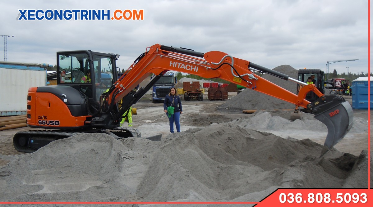 Xe cuoc 03 Hitachi 65 can cung