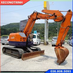 Xe cuốc Hitachi EX40 bánh xích cao su