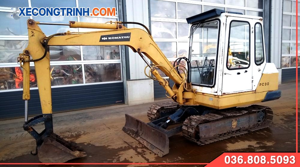 Xe cuốc Komatsu mini 30 anh Quốc