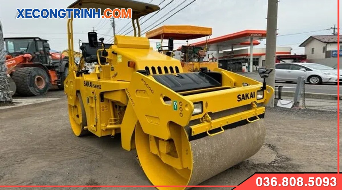 xe lu 8 tấn Sakai SW652